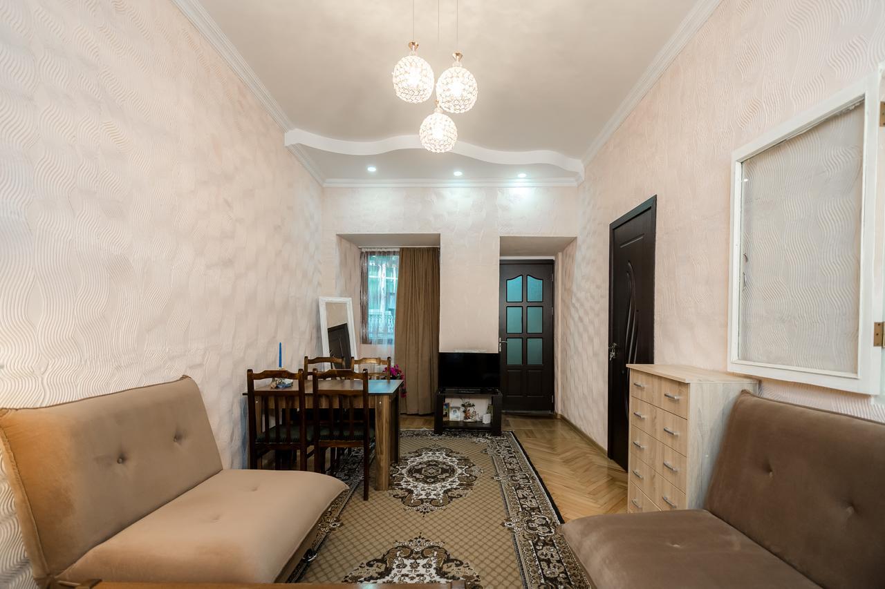 Gabi'S House Apartment Tbilisi ภายนอก รูปภาพ
