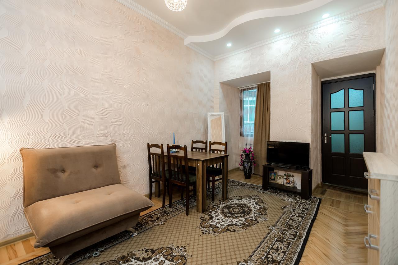 Gabi'S House Apartment Tbilisi ภายนอก รูปภาพ