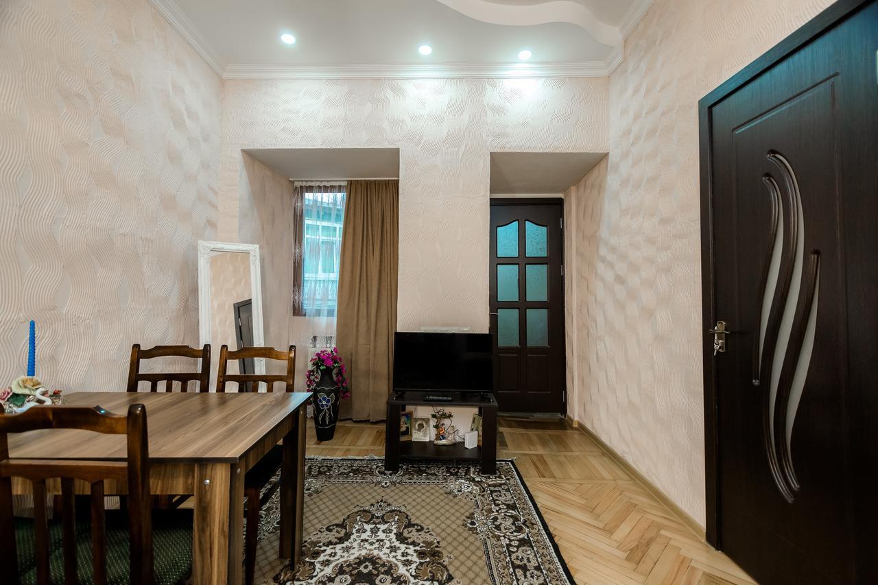 Gabi'S House Apartment Tbilisi ภายนอก รูปภาพ